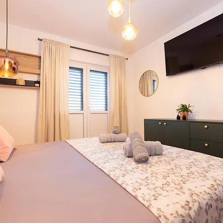 Rebecca Apartment *